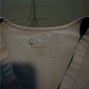 Figs Women’s grey scrub top